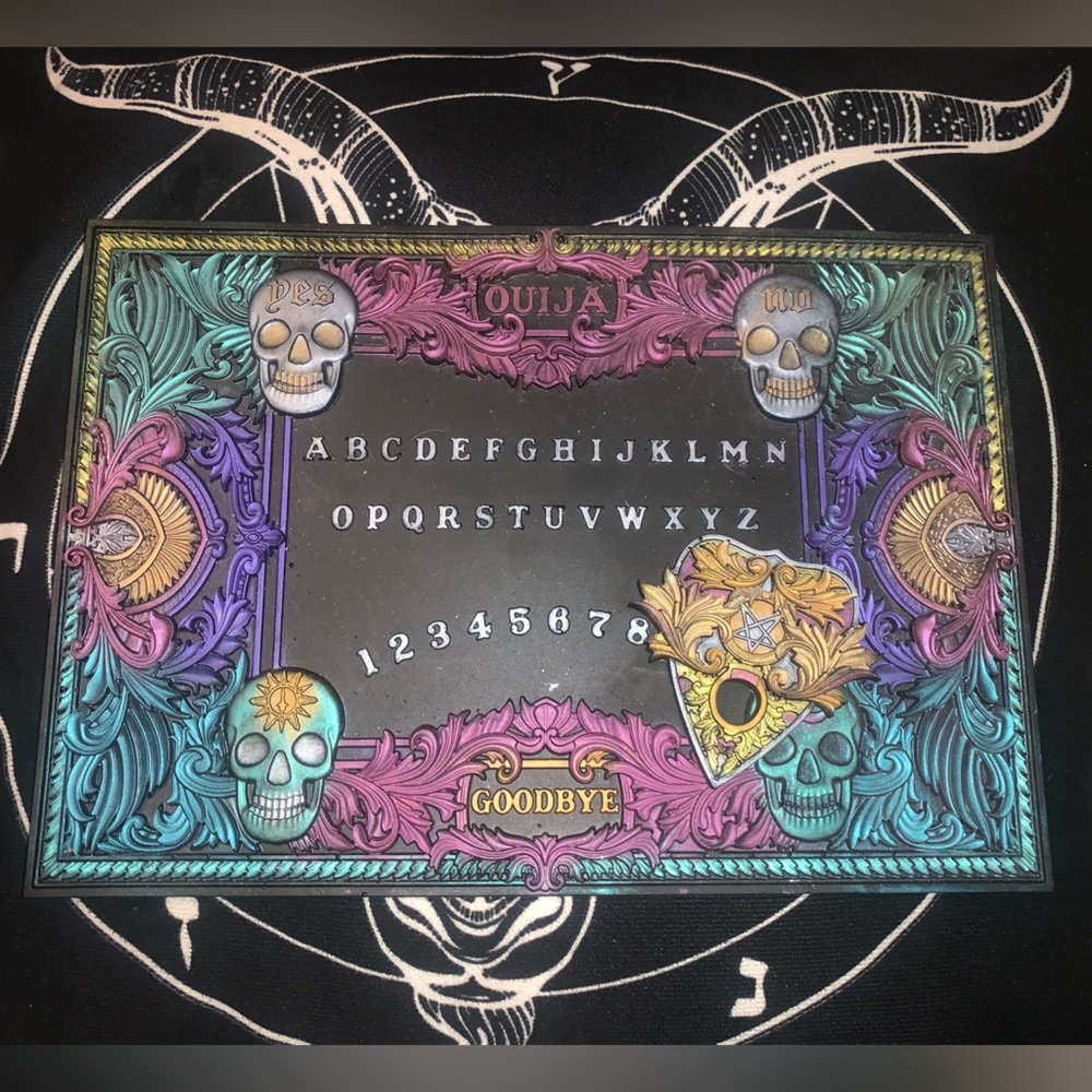 Pastel Ouija board and planchette set